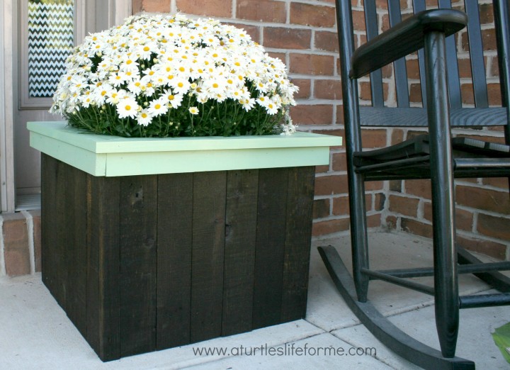 flower-planter-box-pallets-1-720x522