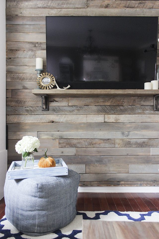 hang tv on wood pallet