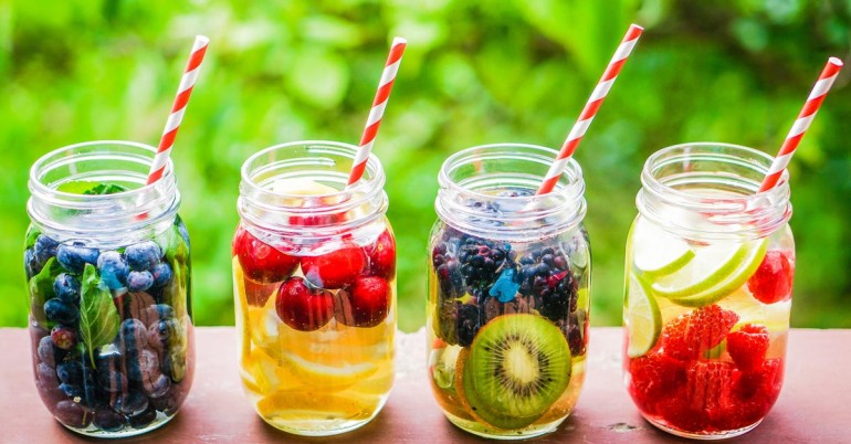 Vitamin-Detox-Water-For-A-Flat-Stomach-And-Clear-Skin-770x402